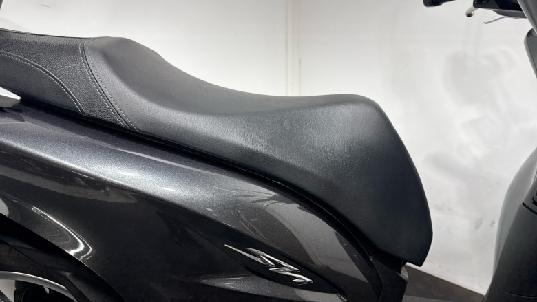 (23MY) Honda SH125i with Top Box